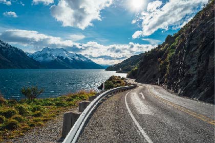 Road travelling alongside Lake Wakatipu near Queenstown